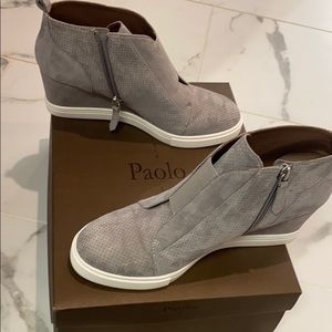 New Never Worn Paolo Felicia Suede shoes